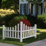 48 1/2"W x 48 1/2"D x 31 5/8"H Country Corner Picket, White